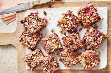 Peanut butter, oat and berry bites