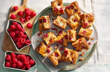 Caramelised white chocolate and raspberry blondies