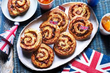 Pulled pork and caramelised onion scone swirls