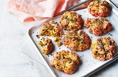 Beetroot and mint soda bread rolls