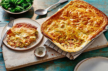 Creamy chicken and ham hock pie