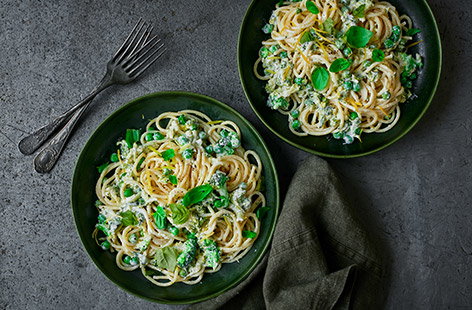 Is a quick bowl of pasta your go-to midweek meal? Fill it with veg and make it healthy with this zesty ricotta and broccoli spaghetti recipe, made with a creamy broccoli sauce and plenty of fresh basil for an easy 30-minute meal.