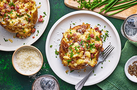 Creamy carbonara meets comforting jacket potatoes in this fun twist on an Italian classic. With crispy bacon and melted Parmesan, this baked potato delivers big carbonara flavours.