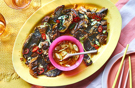 Made using gochujang, sesame oil and soybean paste, this rich, spicy marinade tastes great with earthy mushrooms. Try scattering crispy fried onions and red chilli slices on top, if you can handle the heat. 