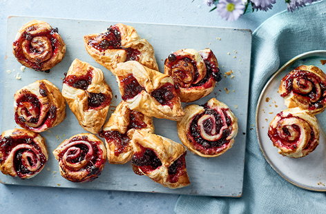 Mini berry pastries