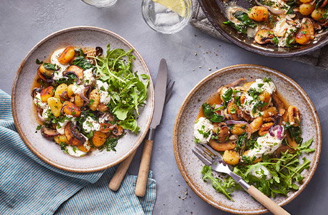 When you want dinner ready fast, rustle up this speedy gnocchi dish, it's on the table in under half an hour! Packed with spinach, mushrooms and dollops of creamy garlic and herb soft cheese, it's the perfect midweek meal.