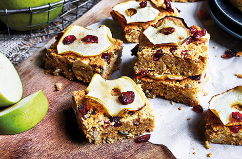 Make the most of seasonal Bramley apples in this apple crumble-inspired healthy flapjack recipe