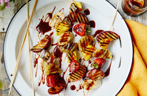 Barbecued fruit kebabs