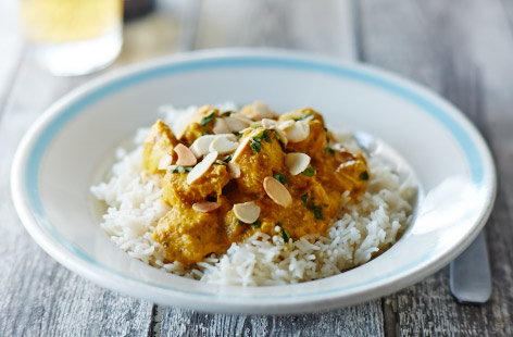 A classic chicken korma recipe, but with a twist! Bananas in a curry might sound odd, but they melt into the sauce as it cooks, lending a bit of sweetness and a luscious creamy texture. It’s finished off with a sprinkling of flaked almonds for some added crunch.