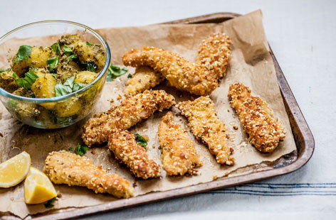 A healthy and wholesome dinner of lightly fried chicken with an inventive popcorn crust. Your little helpers will love helping out with this dish!