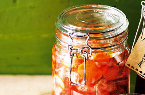 With traditional Chinese flavours, including spicy Szechaun and tangy ginger, this hot preserve will add the perfect amount of spice to your salad or sandwich