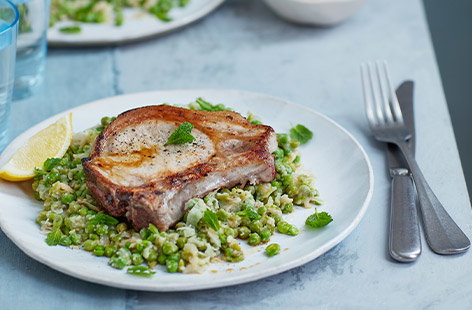 Pork chops and peas go really well together in this easy dinner recipe