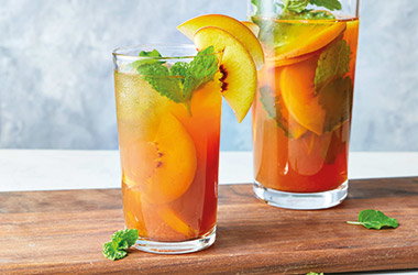 Peach, mint and vanilla chai iced tea