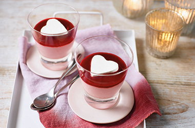 Vegan raspberry mousse with coconut hearts