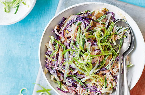 No summer picnic or barbecue is complete without a generous bowl of coleslaw. This is the ultimate coleslaw recipe, with all the tips and tricks to make this veggie side dish perfect.