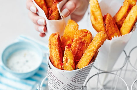 A great alternative to chips and fries, but just as satisfying, these halloumi fries really bring out the salty softness of this cheese. Spiced up with paprika and crispy on the outside, serve with burgers, barbecue chicken, grilled fish and a green salad.