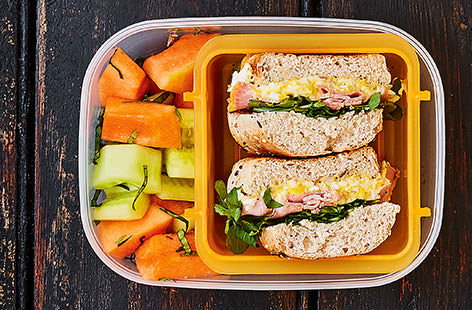 Looking for some lunchbox inspiration? Whether you’re packing for your kids or after some al-desk-o lunch ideas, this egg sandwich is packed with tasty Wiltshire cured ham and a dollop of creamy mayonnaise. 