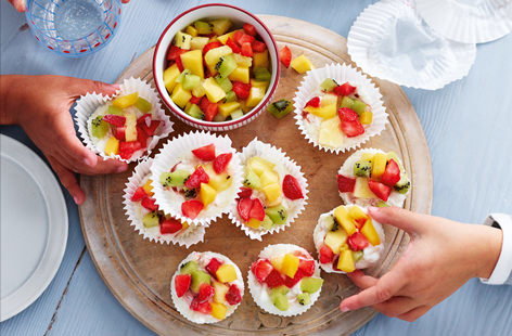 Little ones will love making these frozen yogurt bites. Not only are they colourful, fun and delicious, but they are also healthy, relying on the natural sweetness of fresh fruit so you don't need to add any additional sugar!