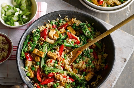 You can be tucking into this loaded stir-fry of veggies, rice and gorgeous Asian flavours, in just 15 minutes. This super easy recipe gives a delicious vegetarian dinner which is ideal for when time is short