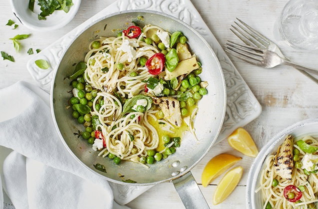 All Tesco pasta is made in Italy by only three families for an authentic taste, making it the perfect ingredient to carry the fresh flavours of this lemon, chilli, pea and artichoke pasta dish.