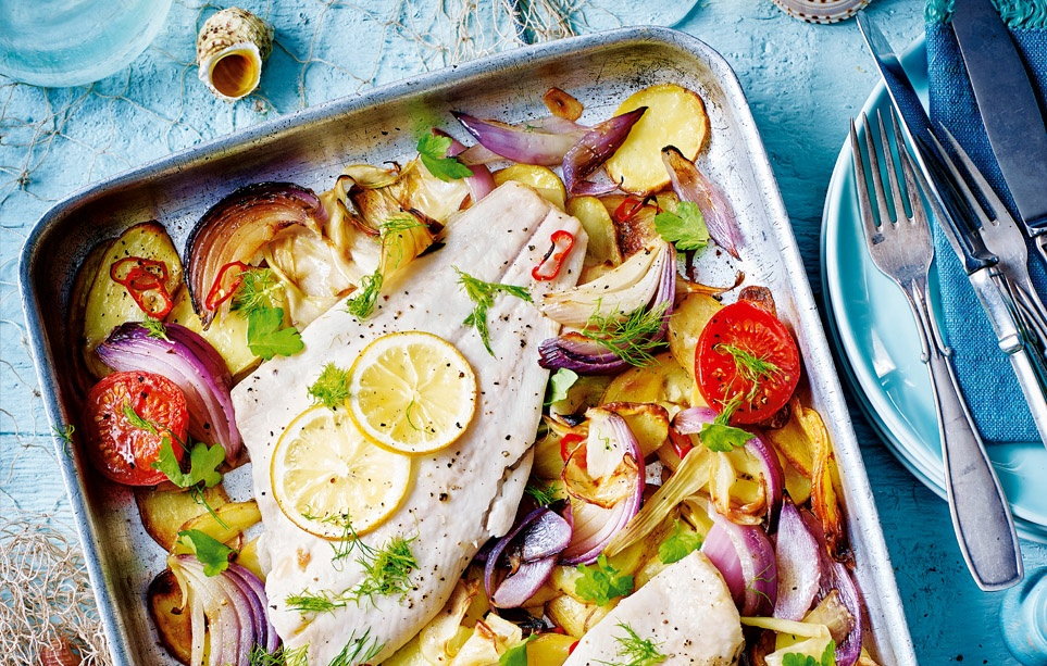 Roasted plaice with fennel and tomatoes recipe