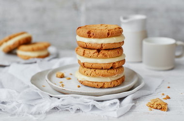 Ginger snap biscuits