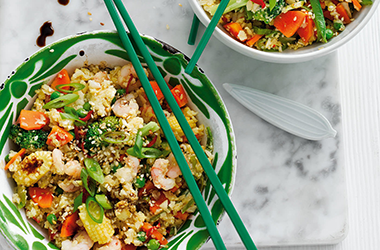 Egg-fried cauliflower rice with prawns